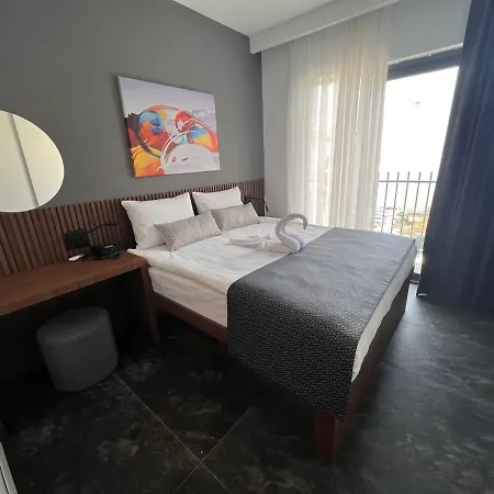 Hotel Wolf Of The City & Spa