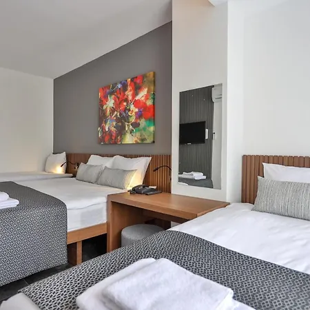 Wolf Of The City & Spa Hotel