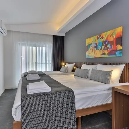 Wolf Of The City & Spa Hotel