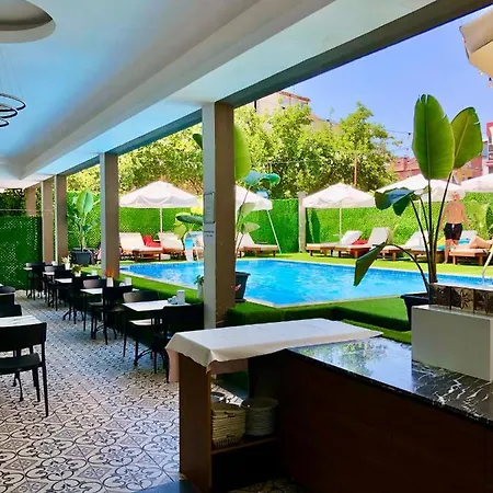 Wolf Of The City & Spa Hotel *